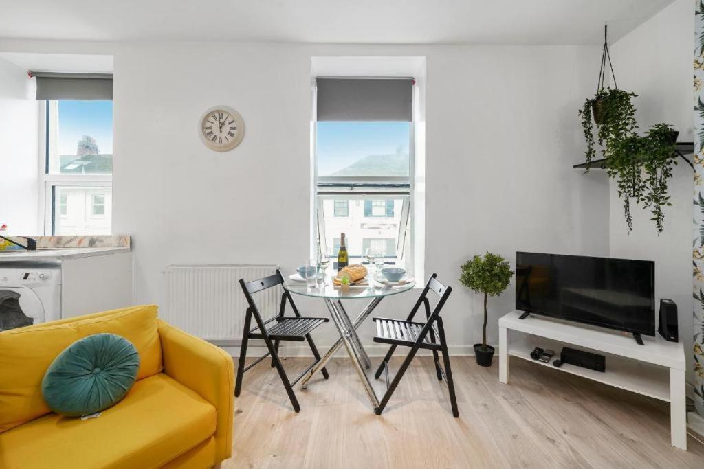 Apartment Fashionable In - Sleeps 4 *
