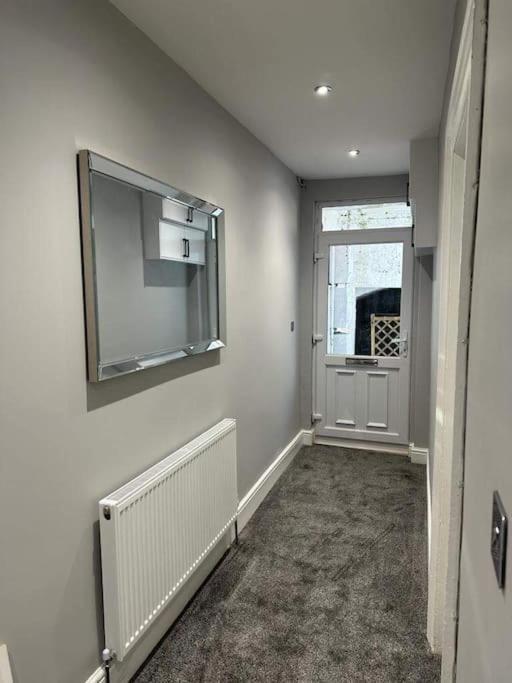 Large 1 Bedroom Flat With Private Parking Plymouth