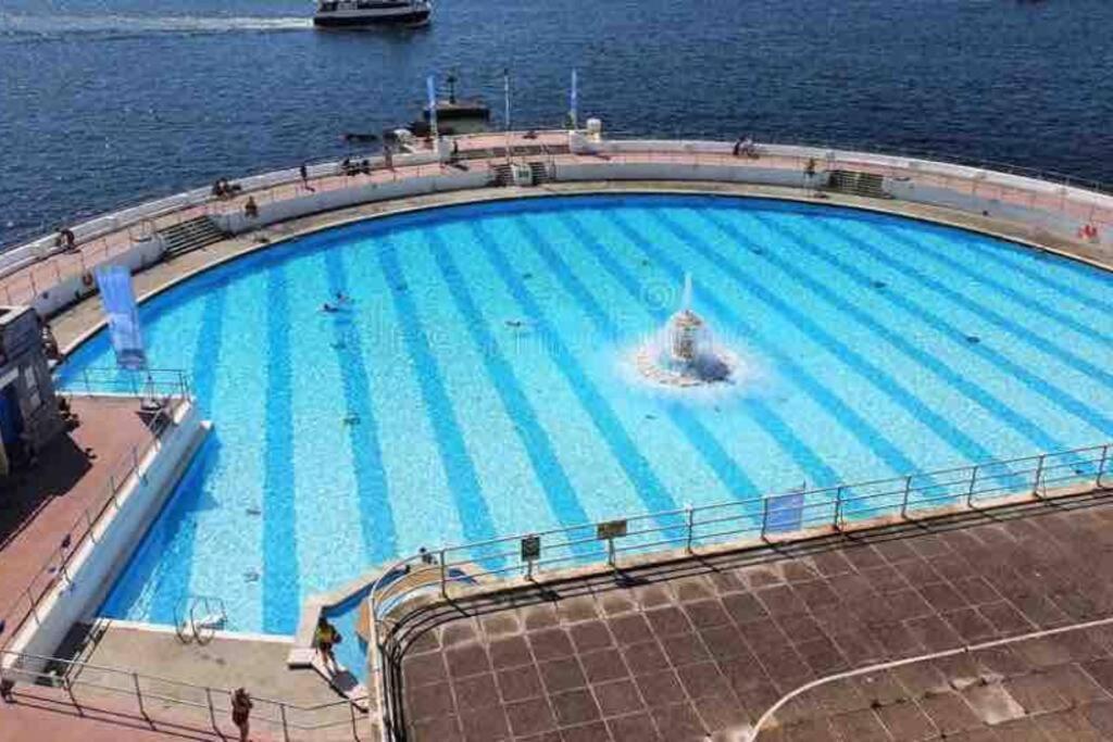 Apartment Charming Barbican/hoe Parking,courtyard! Plymouth