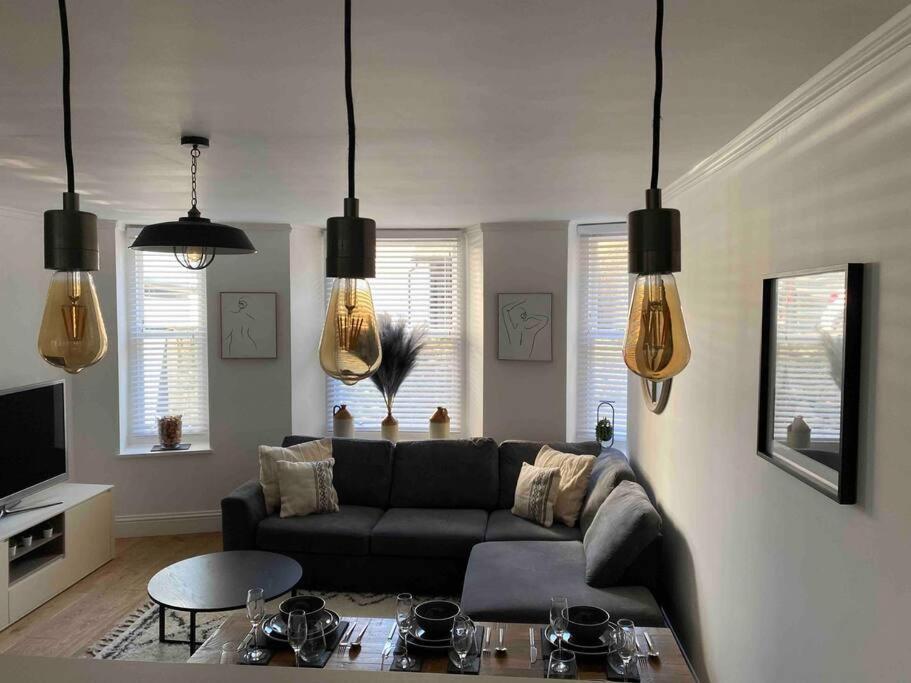 Charming Barbican/hoe Parking,courtyard! Apartment