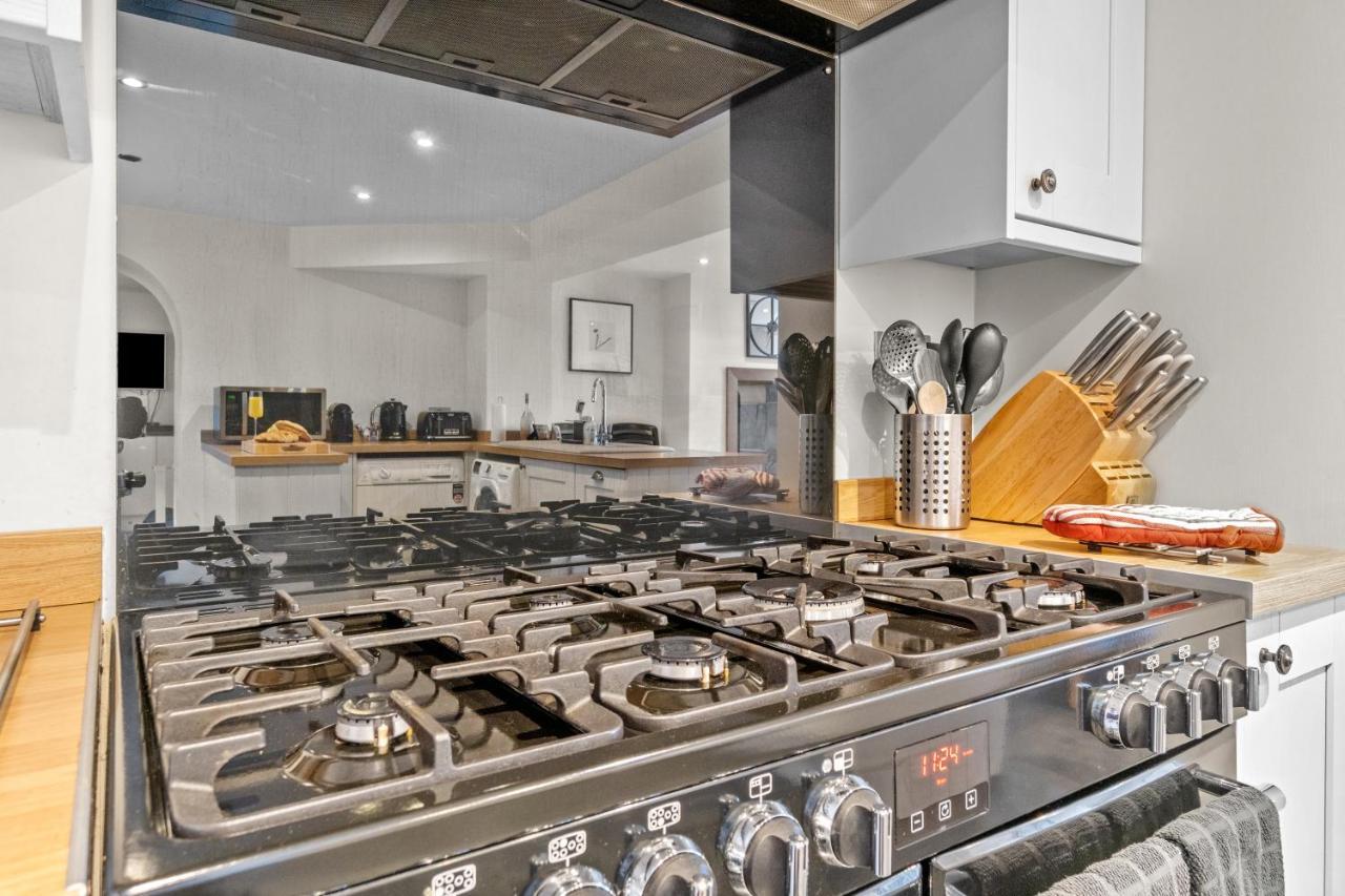 New 2024 Modern Luxury On The In Devon - Free Parking, Pets Welcome, Sleeps 10 *