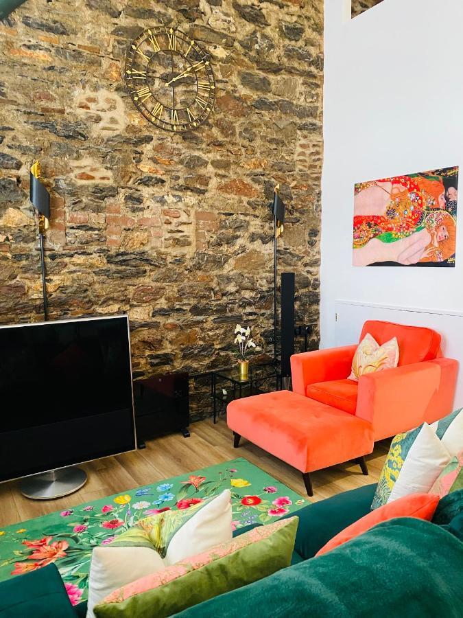 Apartment Luxury 1 Bedroom Duplex With Free Parking