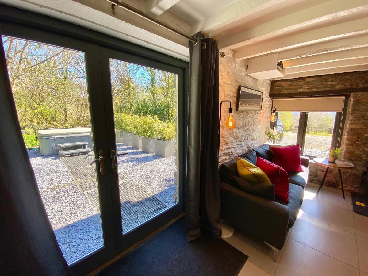 Sunridge Fishing With Hot Tub & Giant Cinema Holiday home