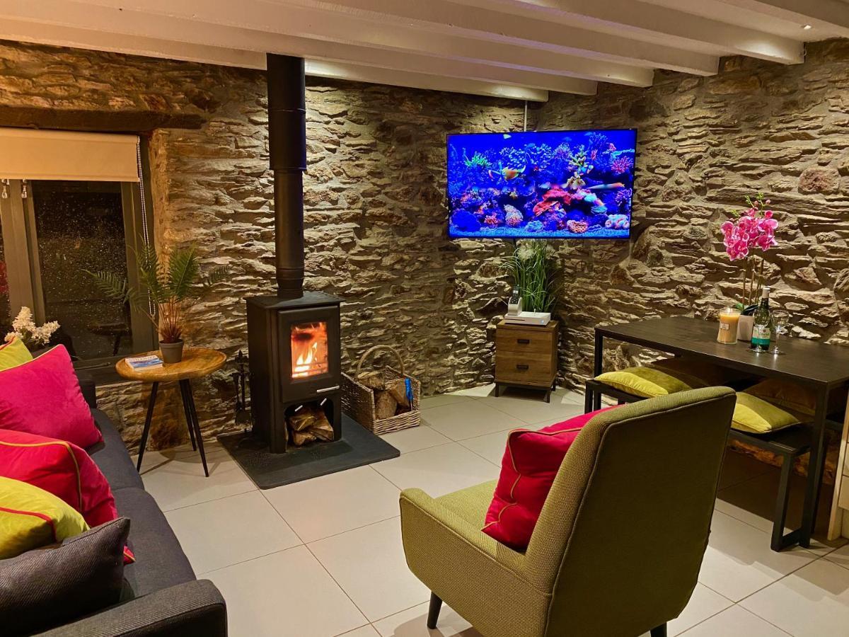 Sunridge Fishing With Hot Tub & Giant Cinema Holiday home *