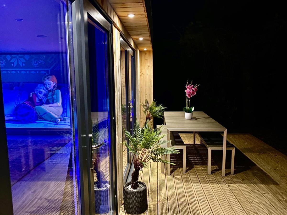 Sunridge Fishing With Hot Tub & Giant Cinema Holiday home