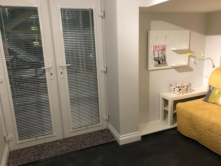 Modern In Latitude52 Dockyard & Parking Apartment Plymouth