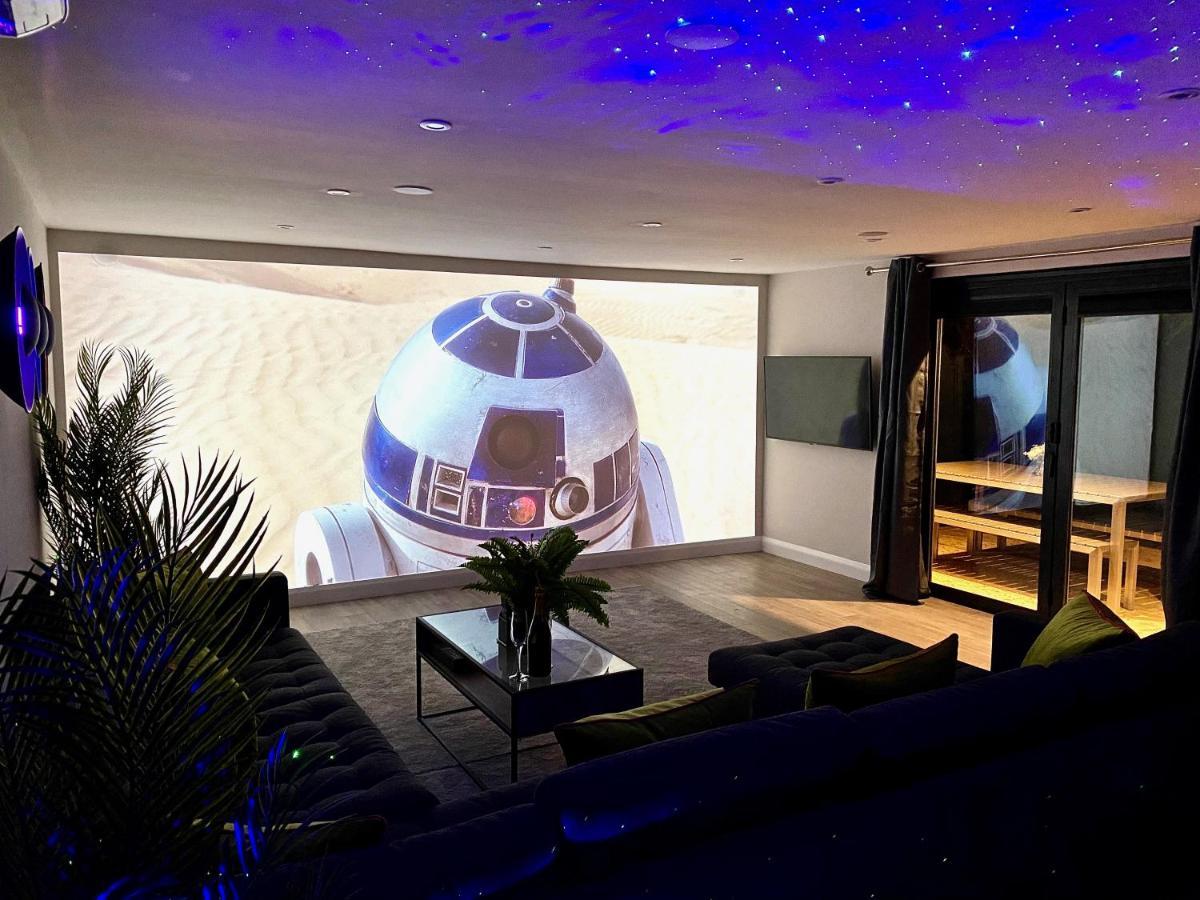 Holiday home Sunridge Fishing With Hot Tub & Giant Cinema *