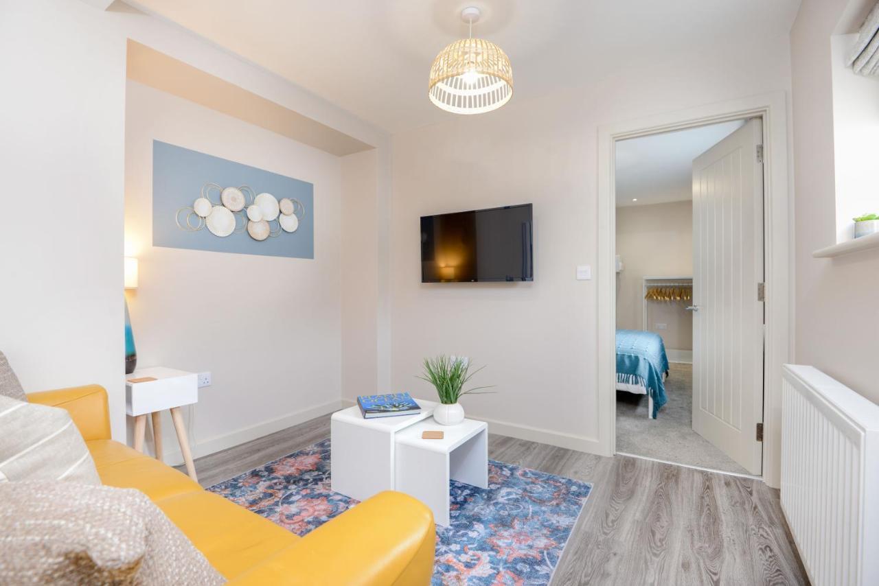 One - King Bed - Free Private Parking - By Ocean Retreats Apartment *
