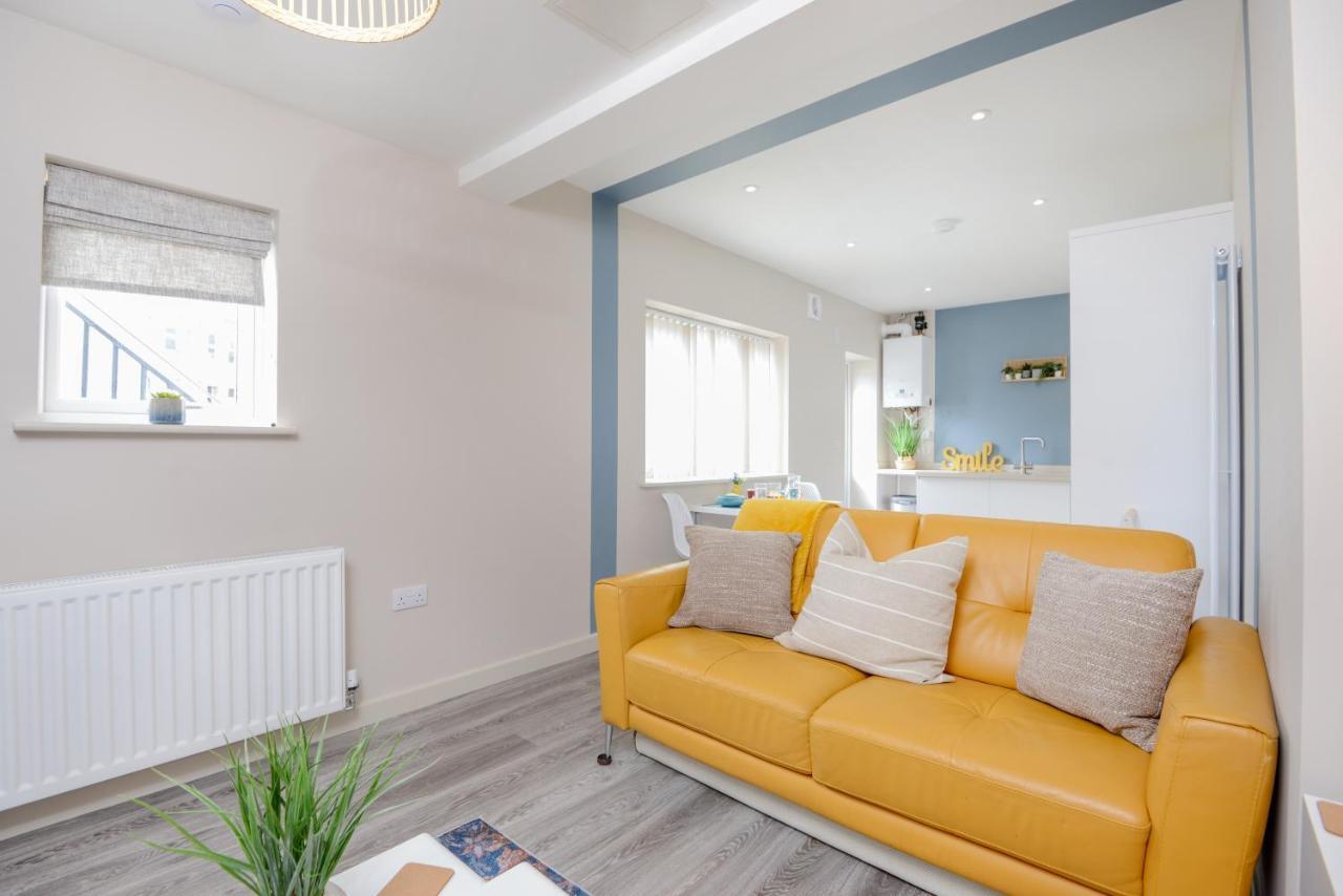 One - King Bed - Free Private Parking - By Ocean Retreats Apartment