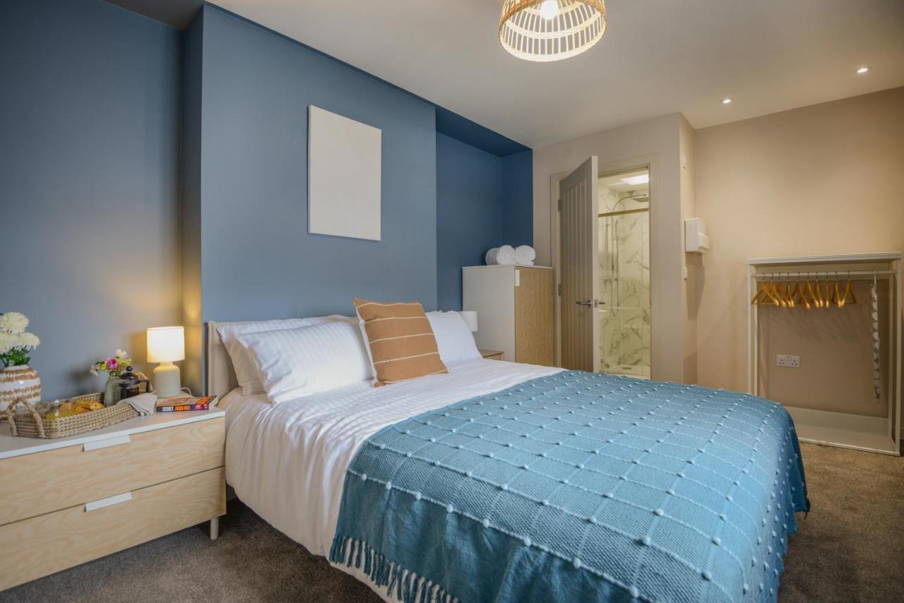 One - King Bed - Free Private Parking - By Ocean Retreats * Plymouth