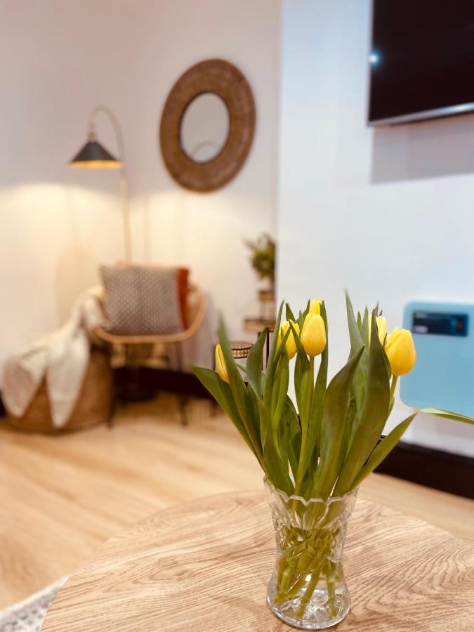 On The & Coastal Path With Free Parking Apartment