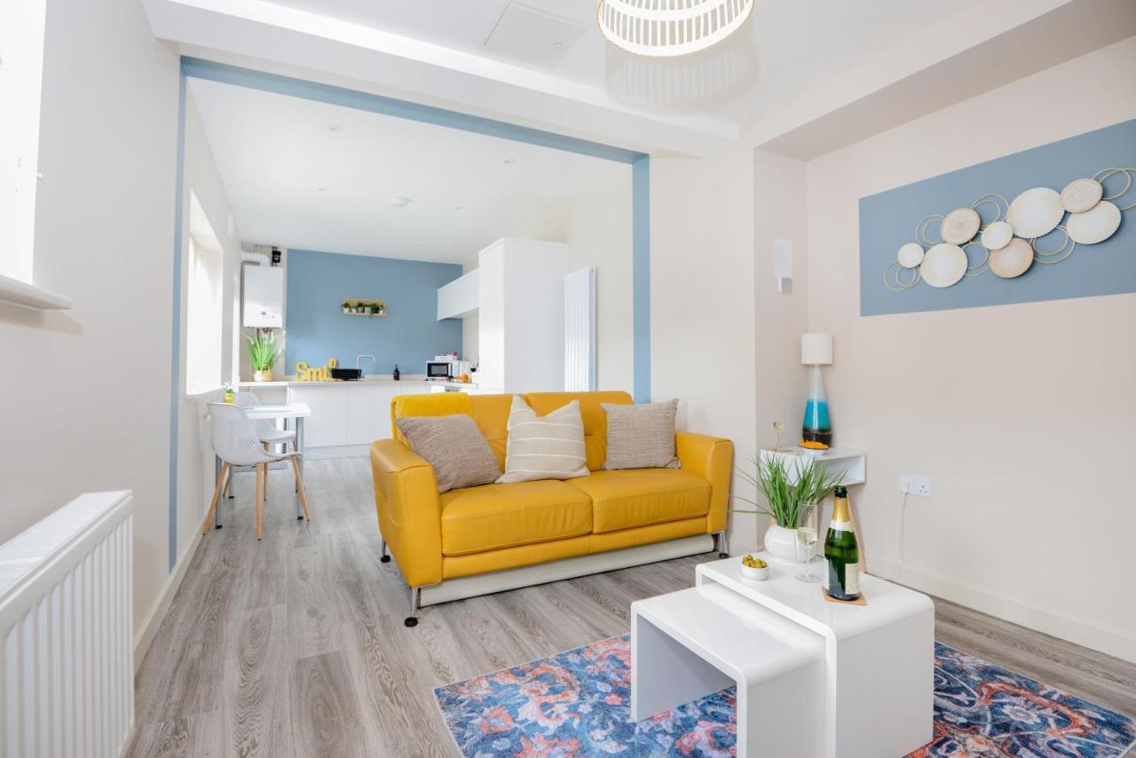 One - King Bed - Free Private Parking - By Ocean Retreats Apartment