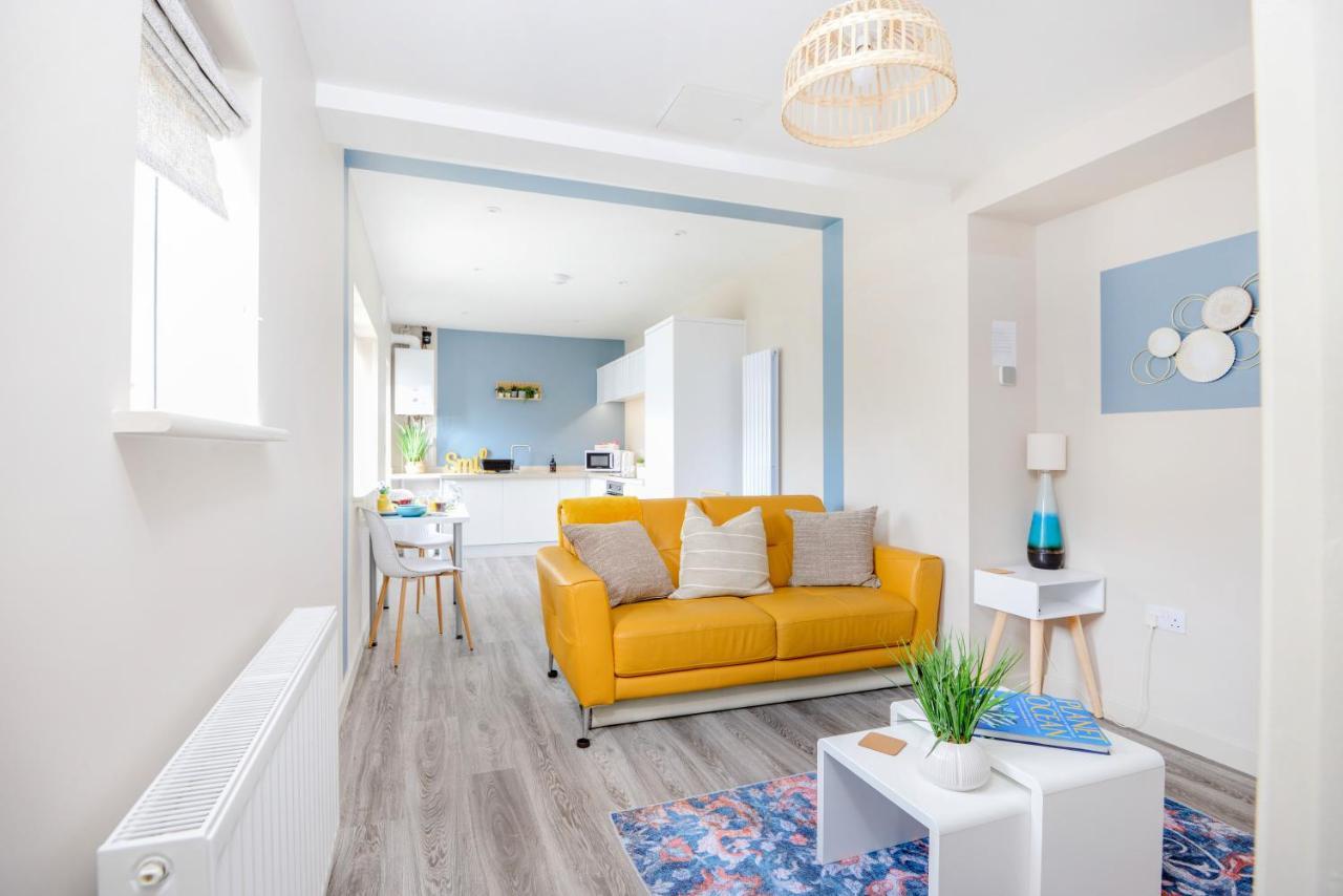 One - King Bed - Free Private Parking - By Ocean Retreats
