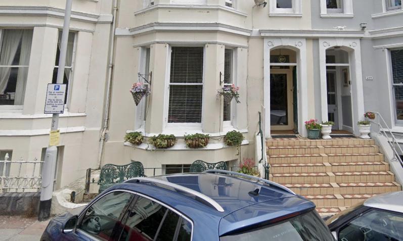 Townhouse Homestay *