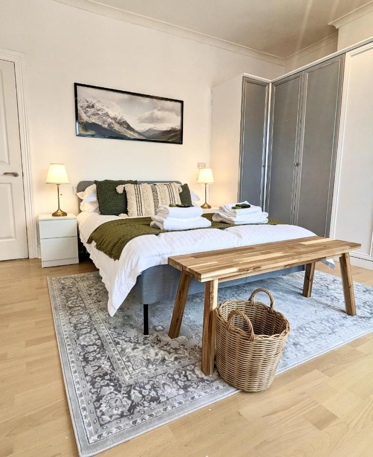 Ocean Avenue Apartment *
