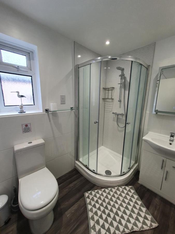 Spacious Penthouse In 3 Large Bedrooms Plymouth
