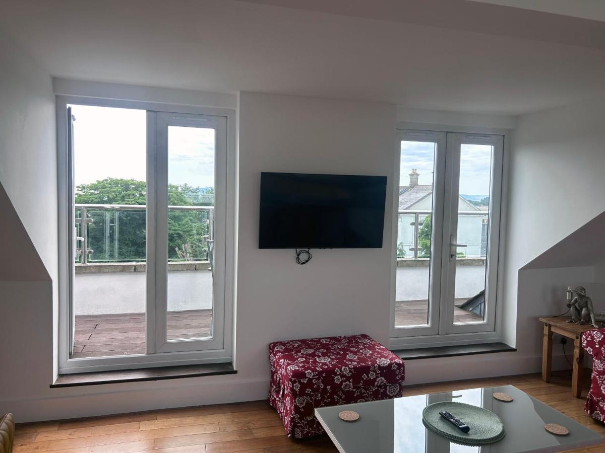 Seascape Penthouse With Free Parking *