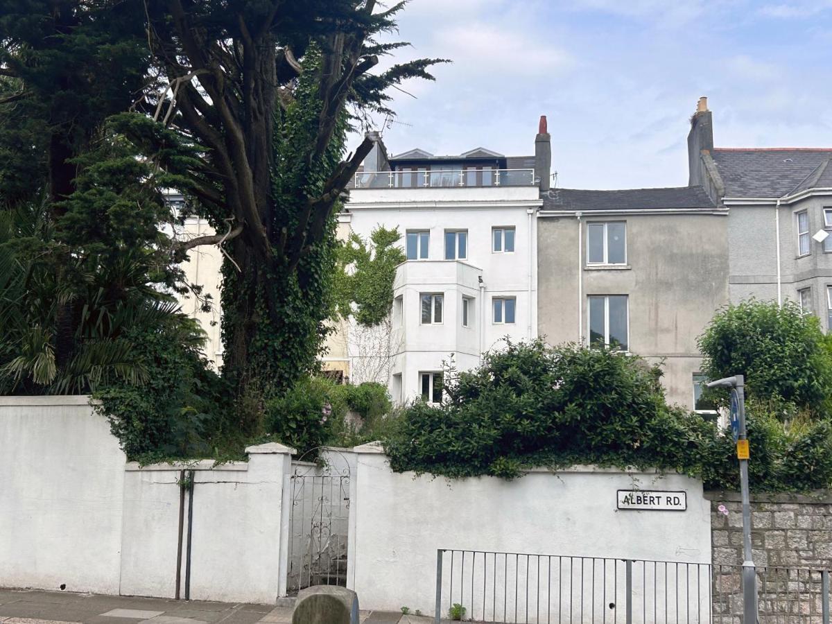 Seascape Penthouse With Free Parking