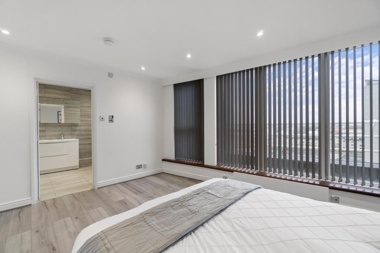 Large Penthouse By Opal