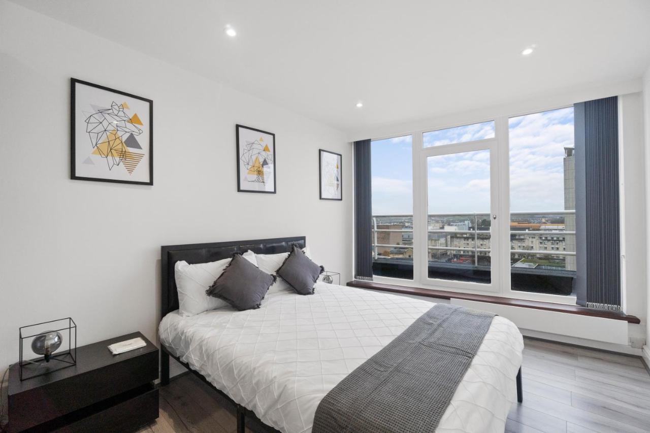 Large Penthouse By Opal