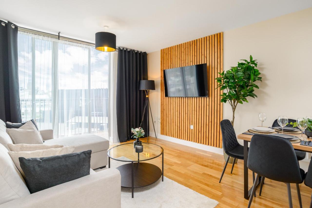 Premium - Allocated Parking - Great Location Apartment *