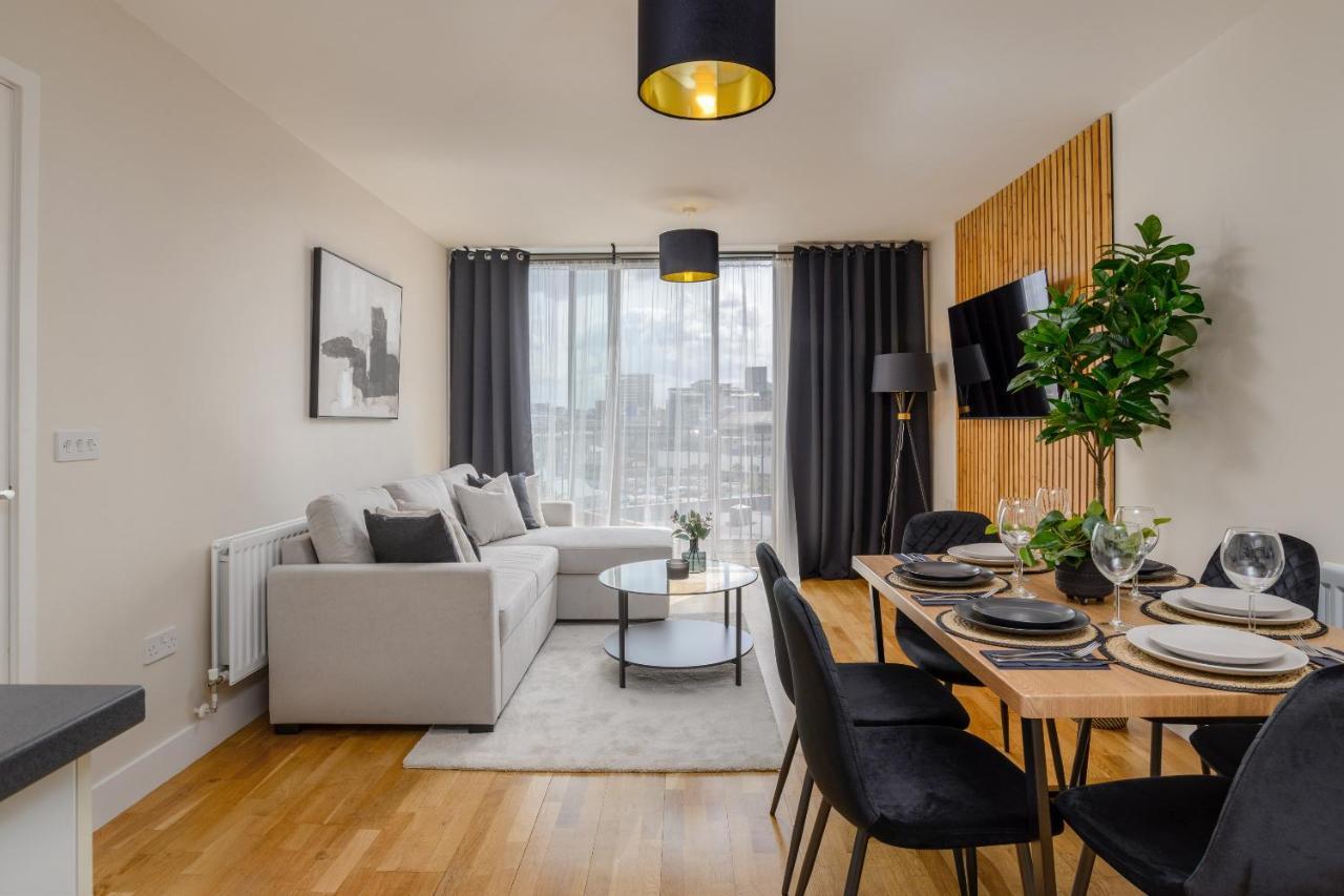 Premium - Allocated Parking - Great Location Apartment