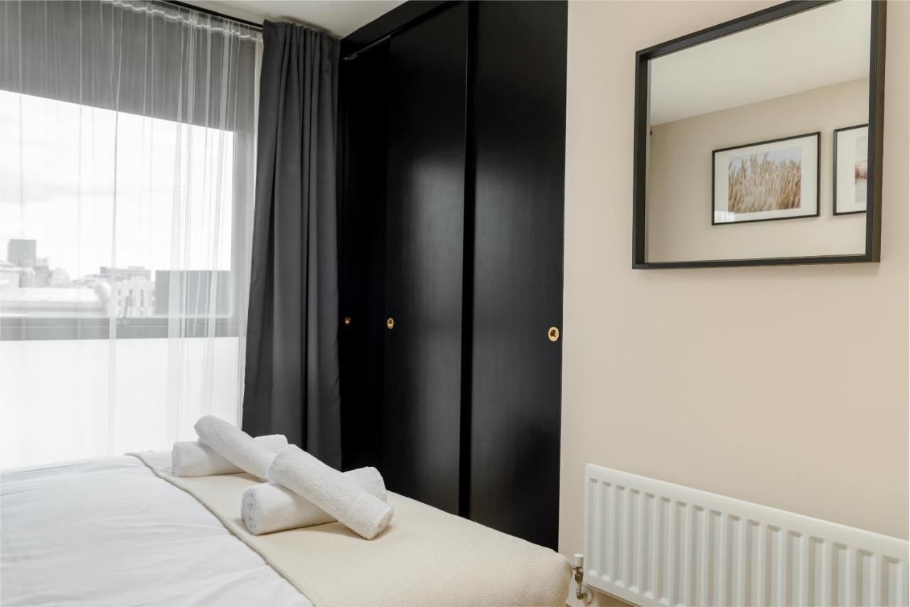 Premium - Allocated Parking - Great Location Apartment