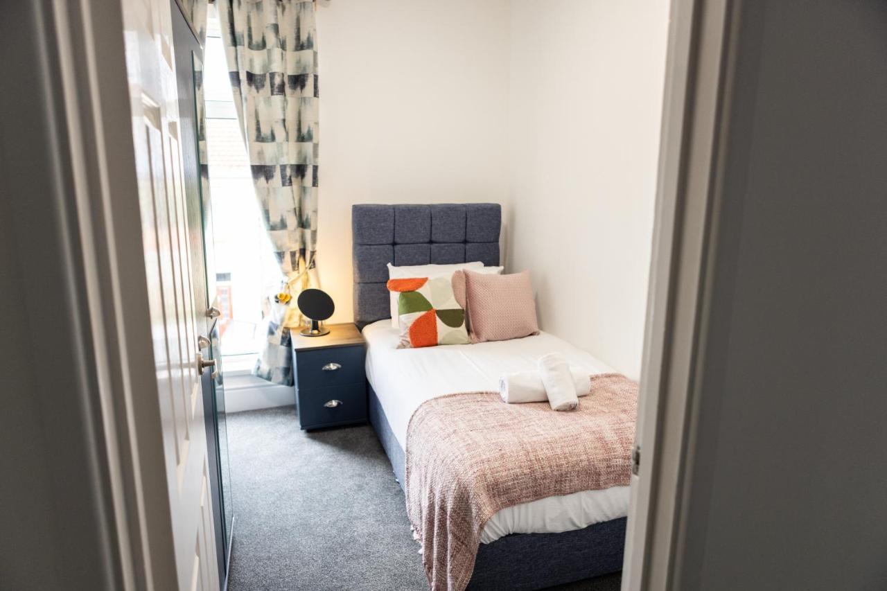 Spacious From In Holiday home *