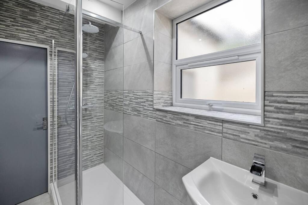 Brand New Huge 2 Bedroom Ground Floor Flat Plymouth