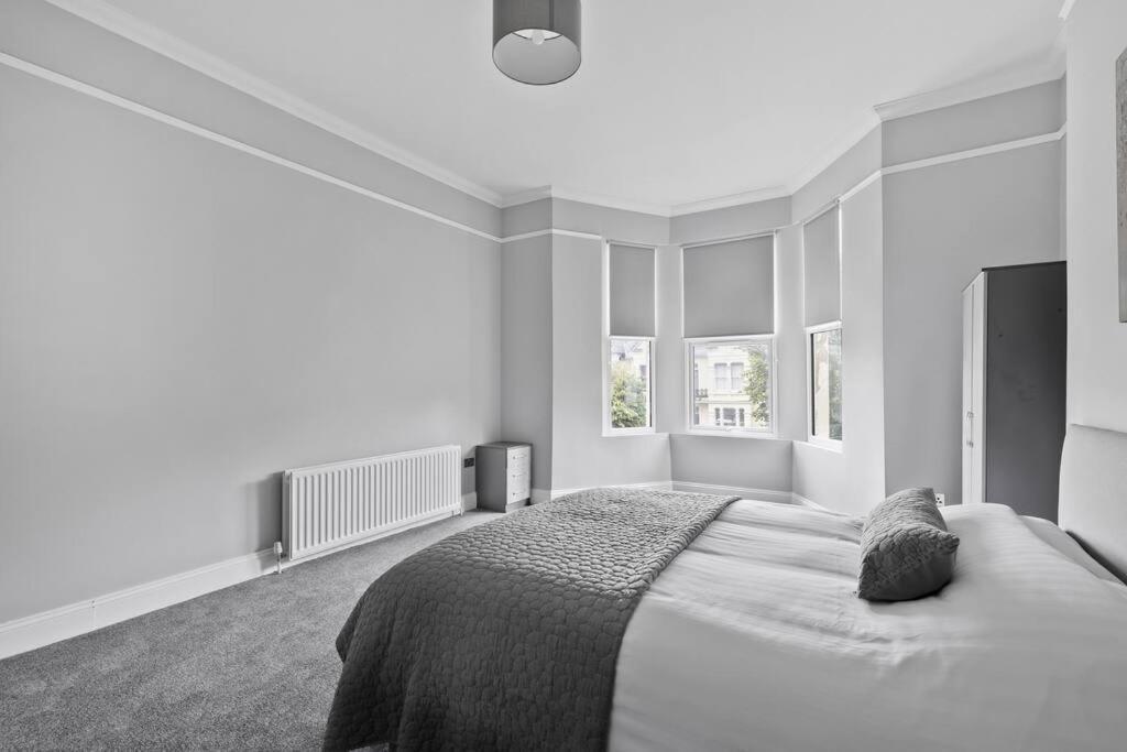 Brand New Huge 2 Bedroom Ground Floor Flat *