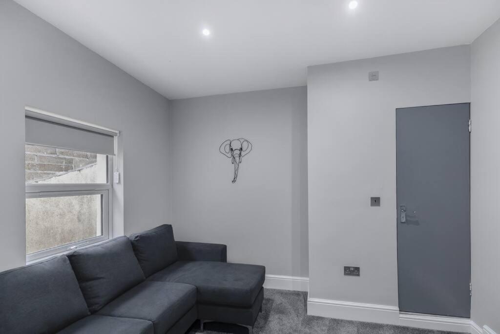 Apartment Brand New Huge 2 Bedroom Ground Floor Flat Plymouth
