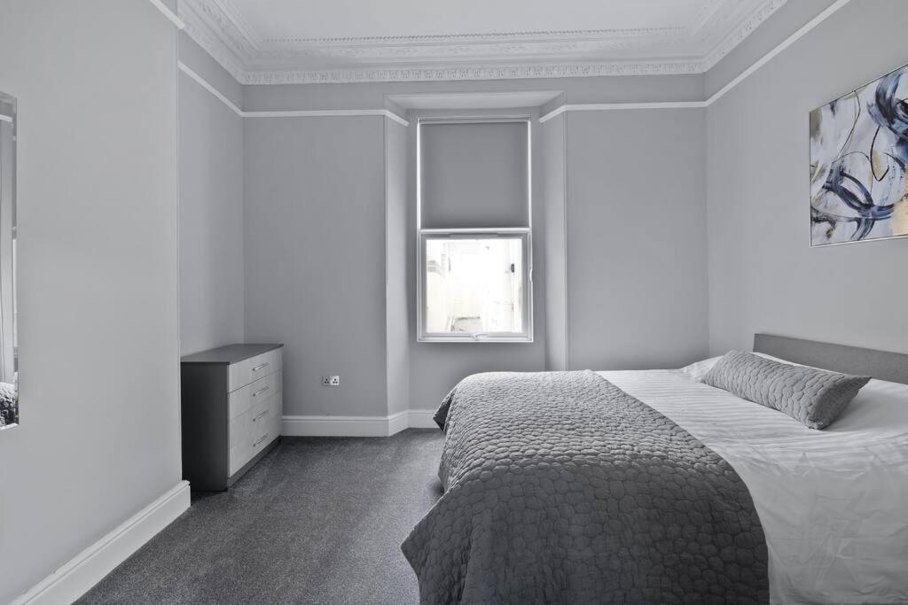 Brand New Huge 2 Bedroom Ground Floor Flat * Plymouth