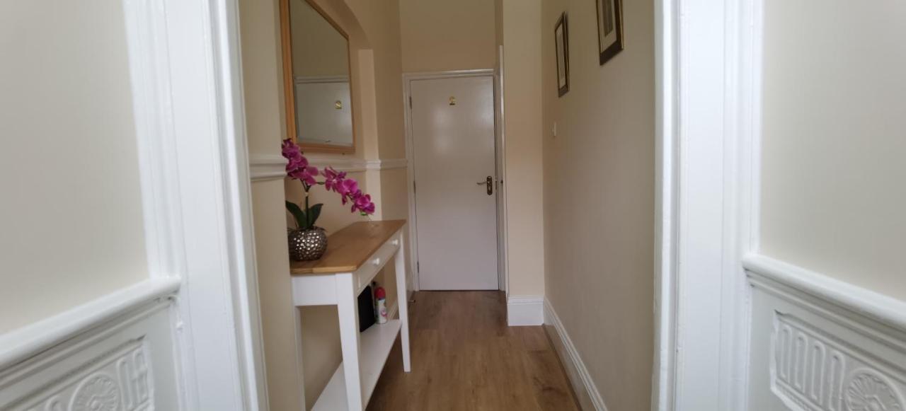 Entire 2 Bedroom In Location, Newly Refurbished
