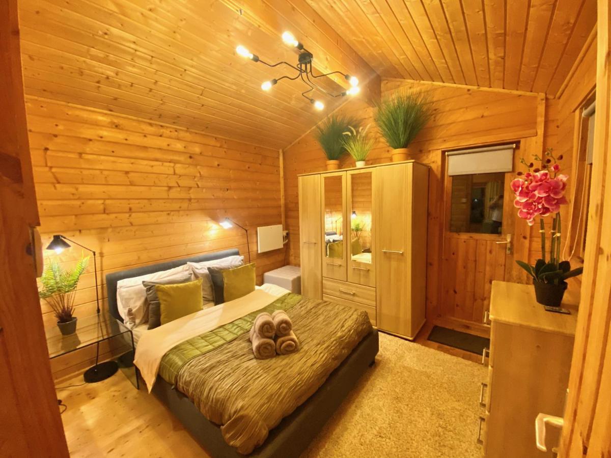 Yealm Self Catering Log In Devon With Hot Tub * Plymouth