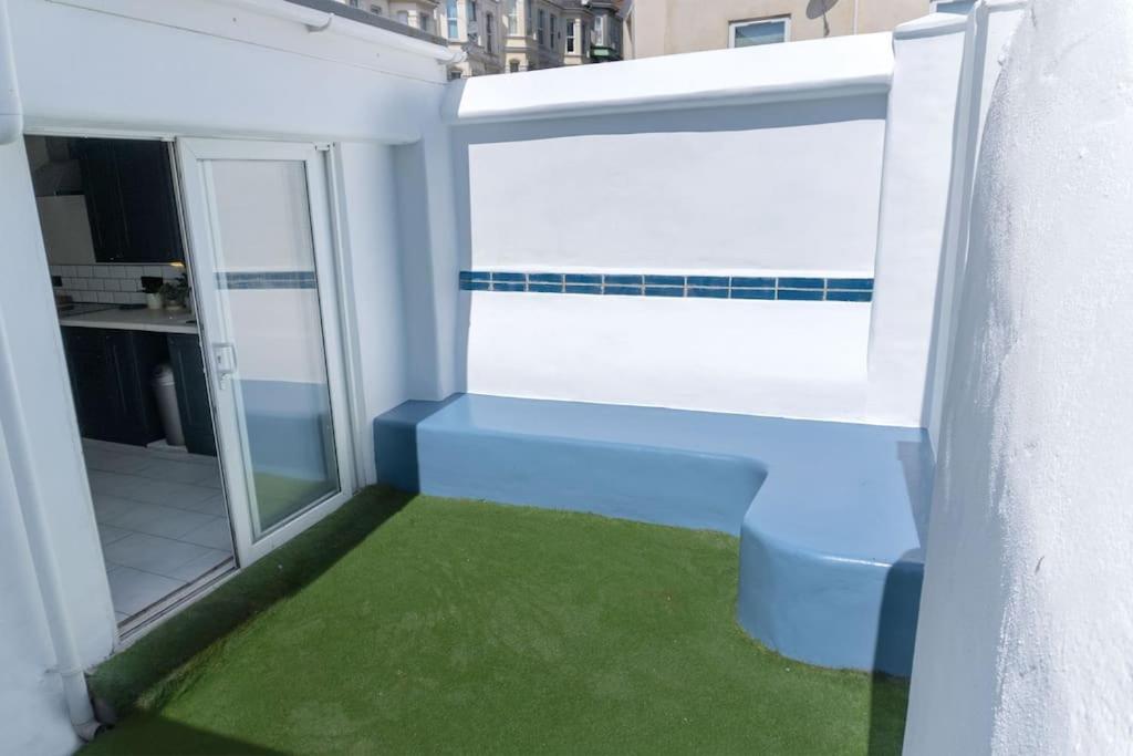 Large Sleeps 6 Location Free Parking * Plymouth