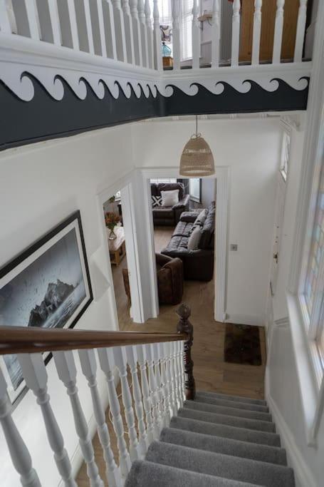 Large Sleeps 6 Location Free Parking Holiday home *