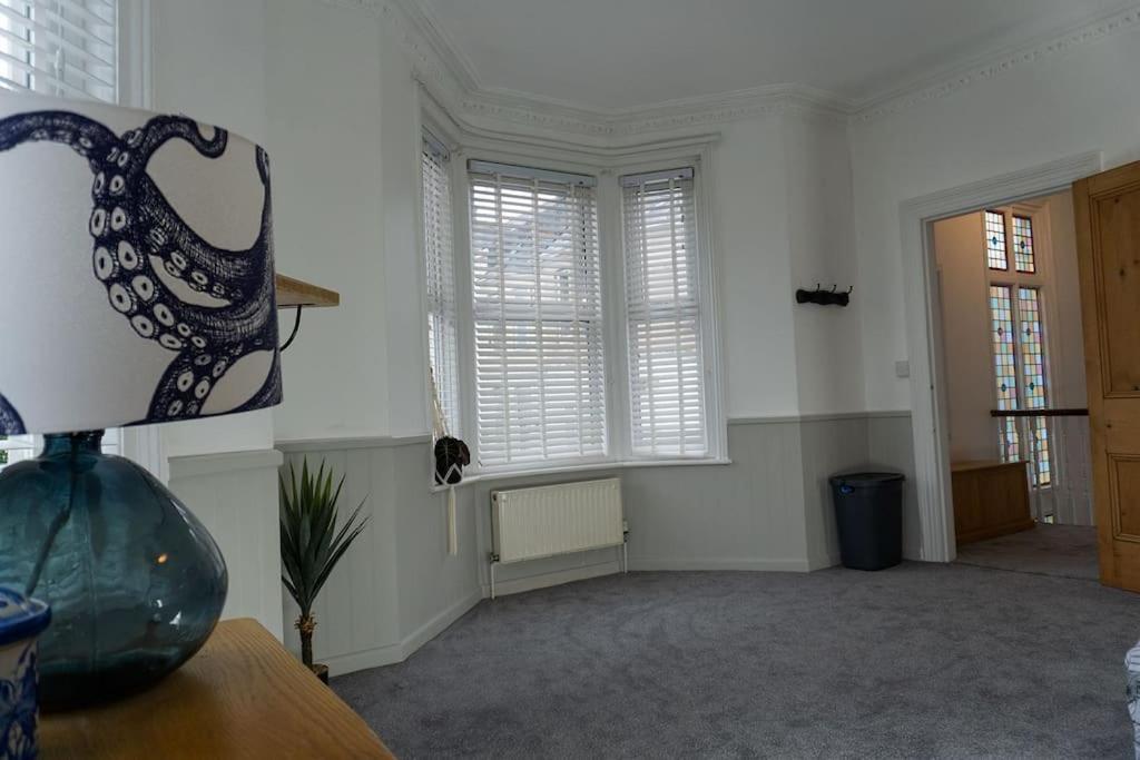 Holiday home Large Sleeps 6 Location Free Parking Plymouth