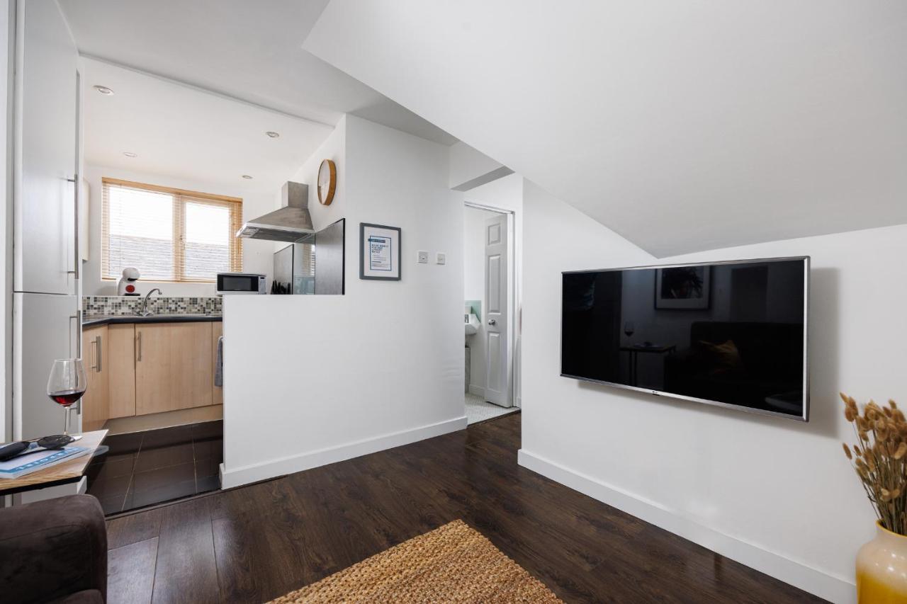 1 Bedroom - Sleeps 5 - Habita