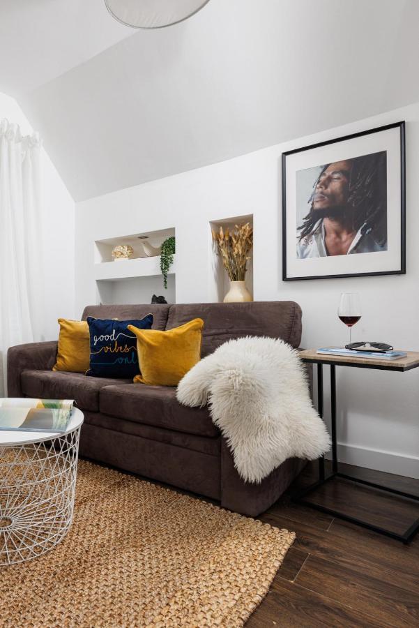 Apartment 1 Bedroom - Sleeps 5 - Habita Plymouth
