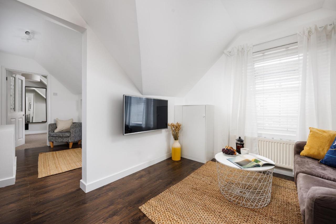 Apartment 1 Bedroom - Sleeps 5 - Habita