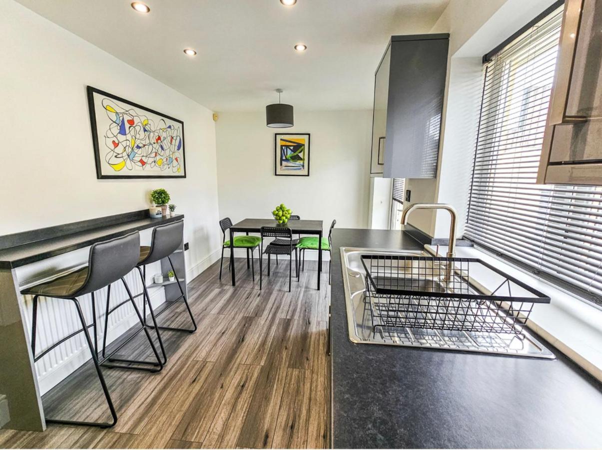 Two Bedroom Detached Modern Close To Argyle Fc *