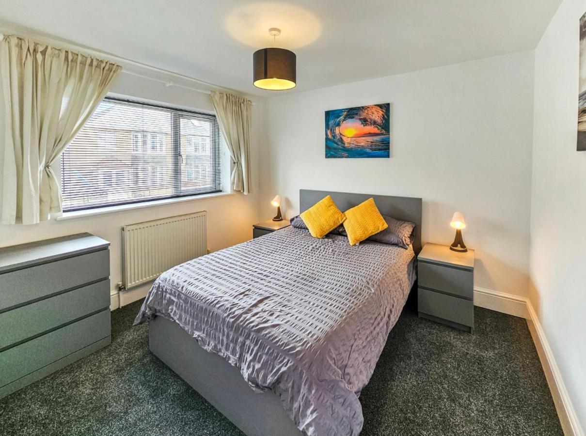 Homestay Two Bedroom Detached Modern Close To Argyle Fc Plymouth