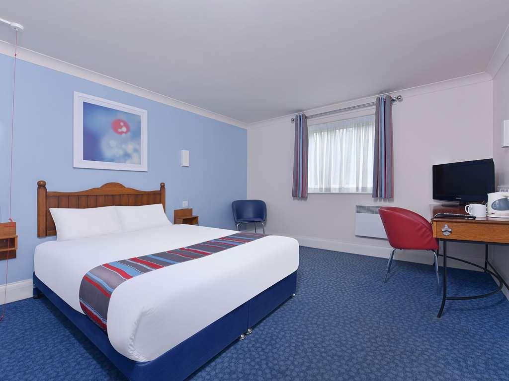Travelodge Derriford Hotel 2*