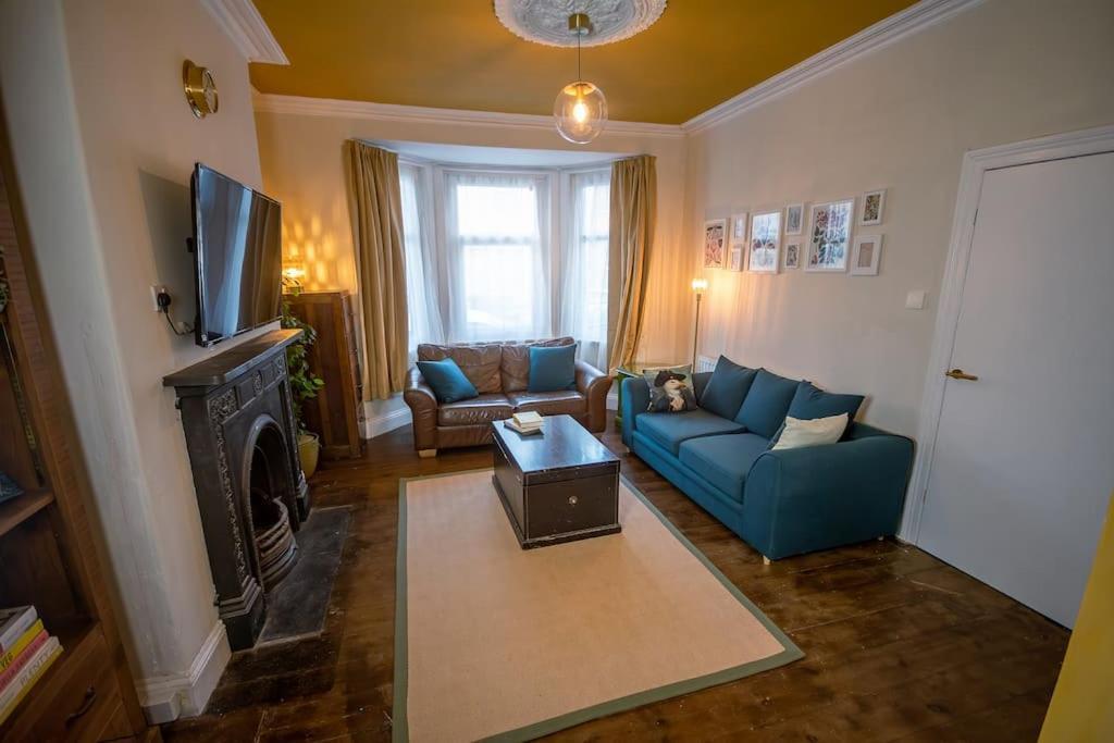4-bed Botanical Retreat Holiday home Plymouth