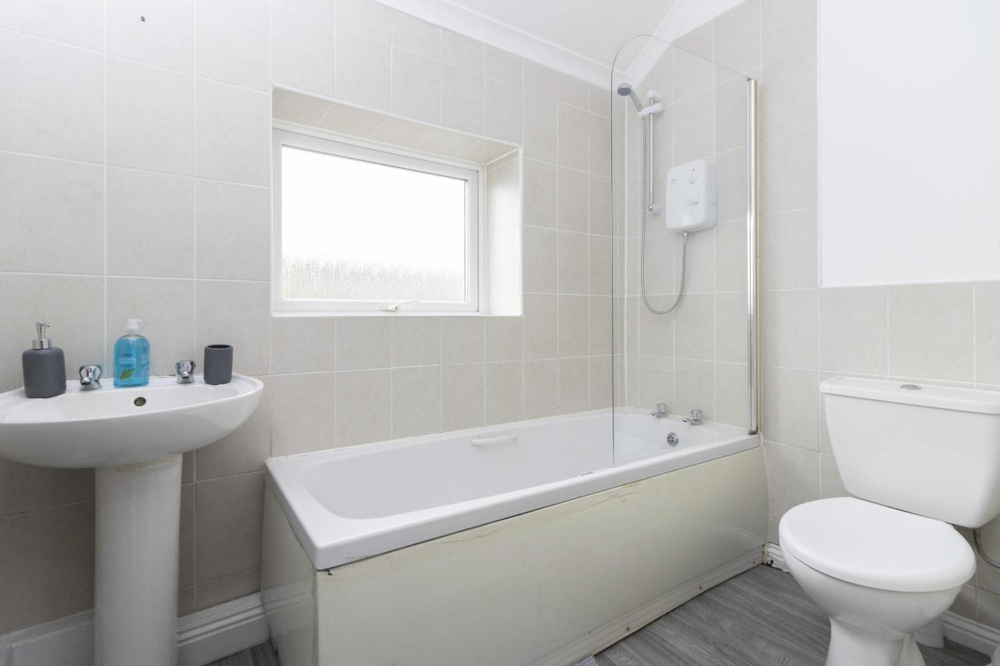 Alexandra - Large 3 Bed Perfect For Contractors, Free Parking, Fast Wifi And Great Value! Apartamento Plymouth