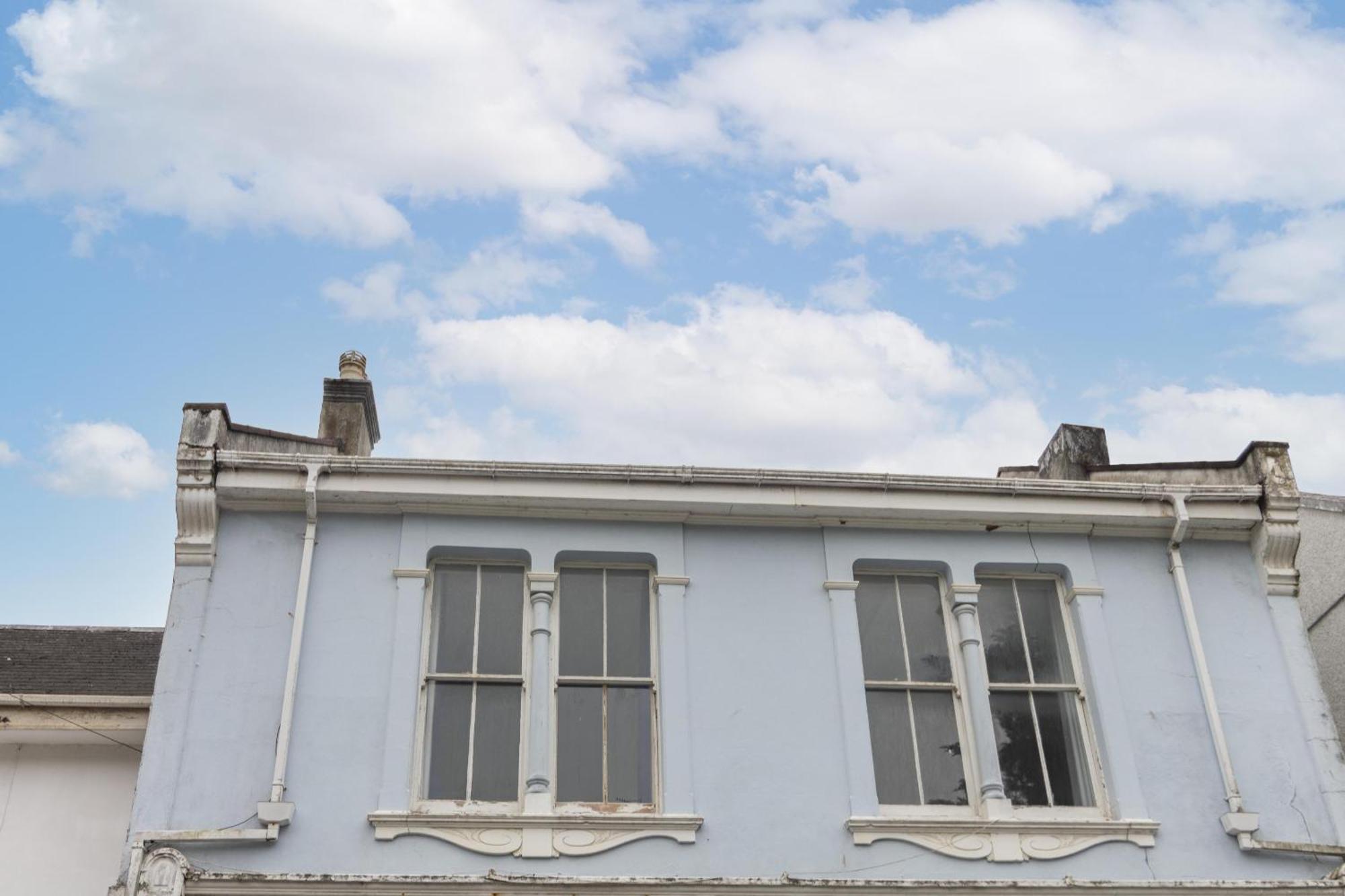Alexandra - Large 3 Bed Perfect For Contractors, Free Parking, Fast Wifi And Great Value!
