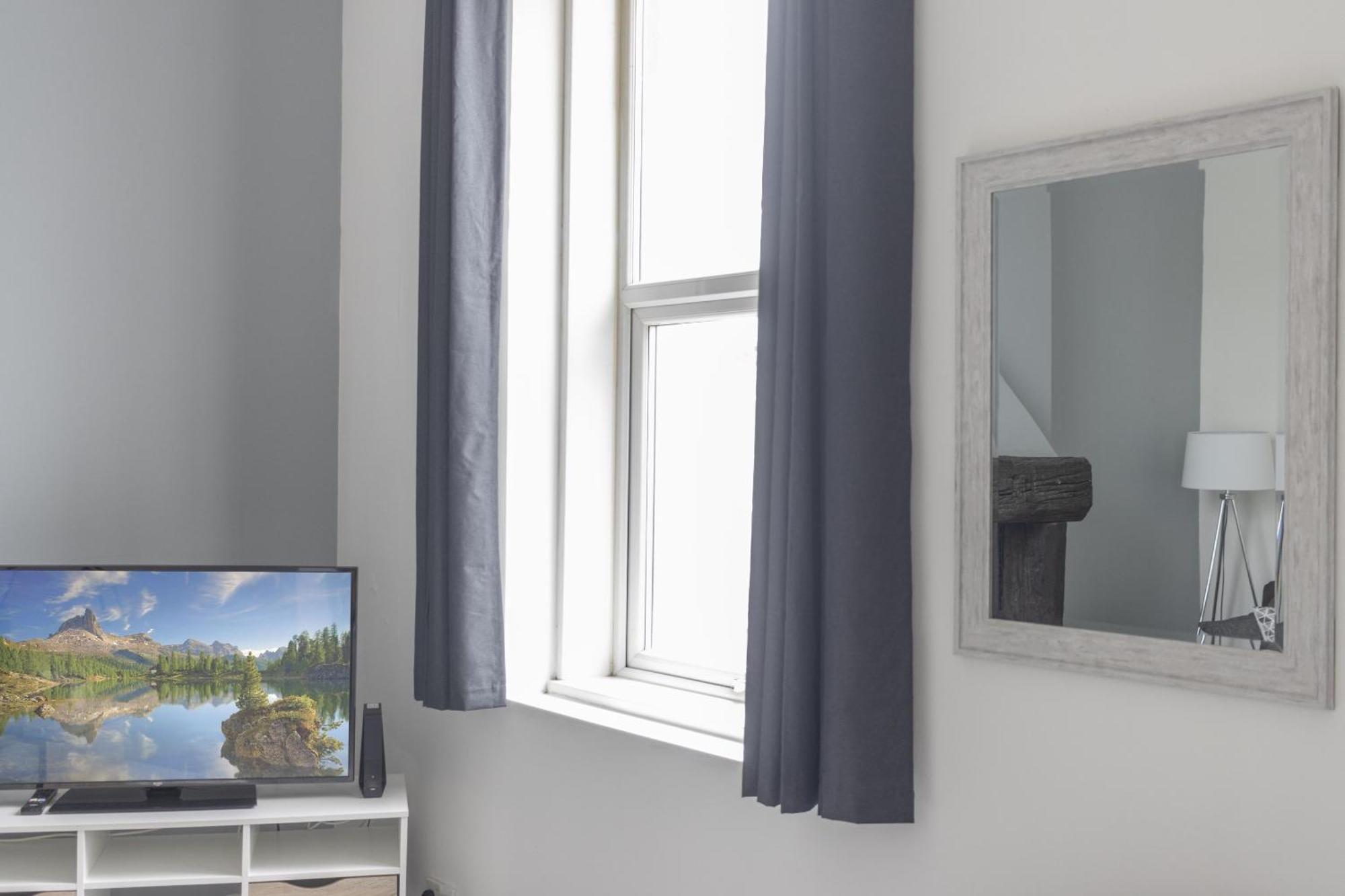 Apartamento Alexandra - Large 3 Bed Perfect For Contractors, Free Parking, Fast Wifi And Great Value! Plymouth