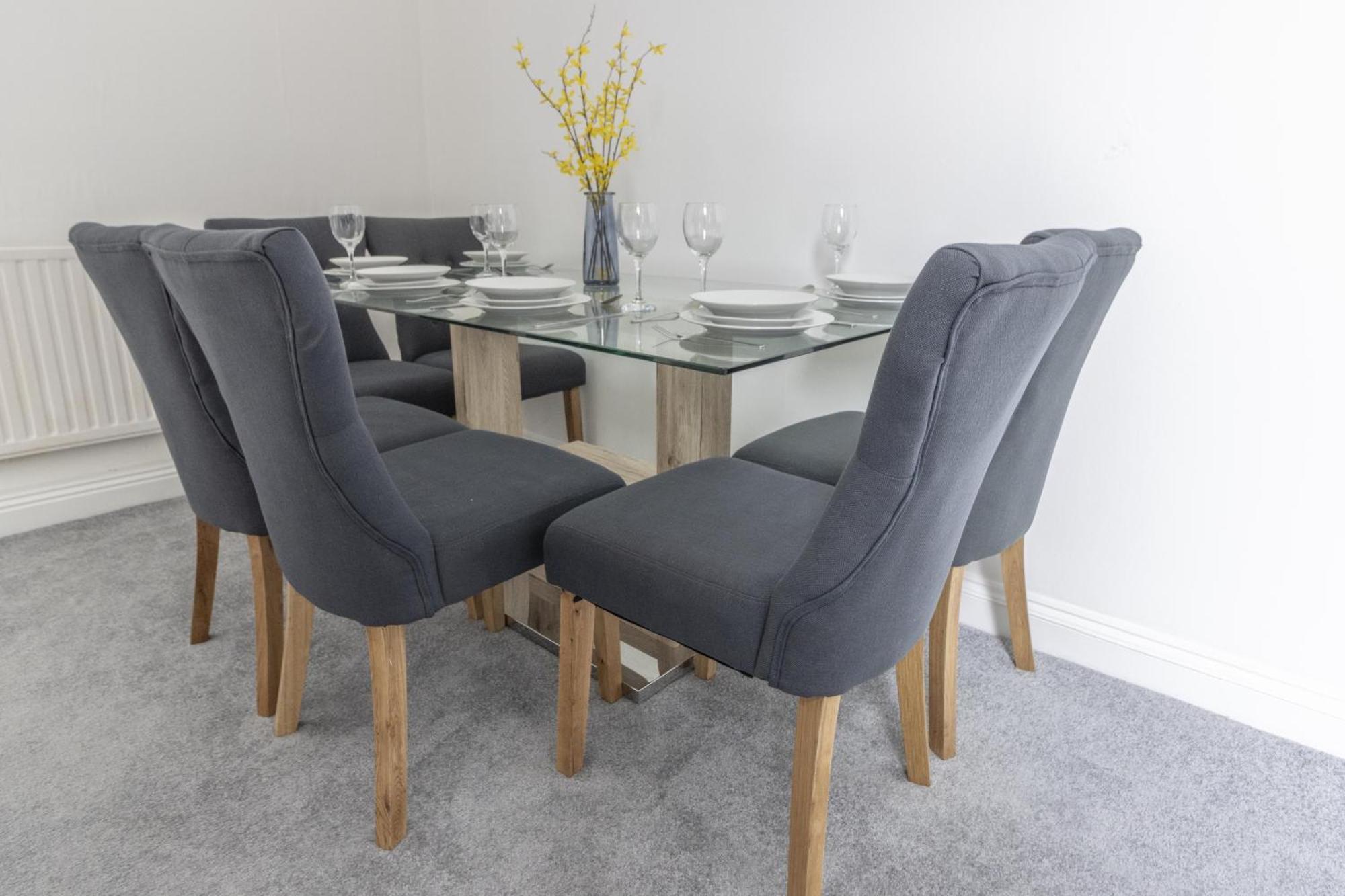 Apartamento Alexandra - Large 3 Bed Perfect For Contractors, Free Parking, Fast Wifi And Great Value! *