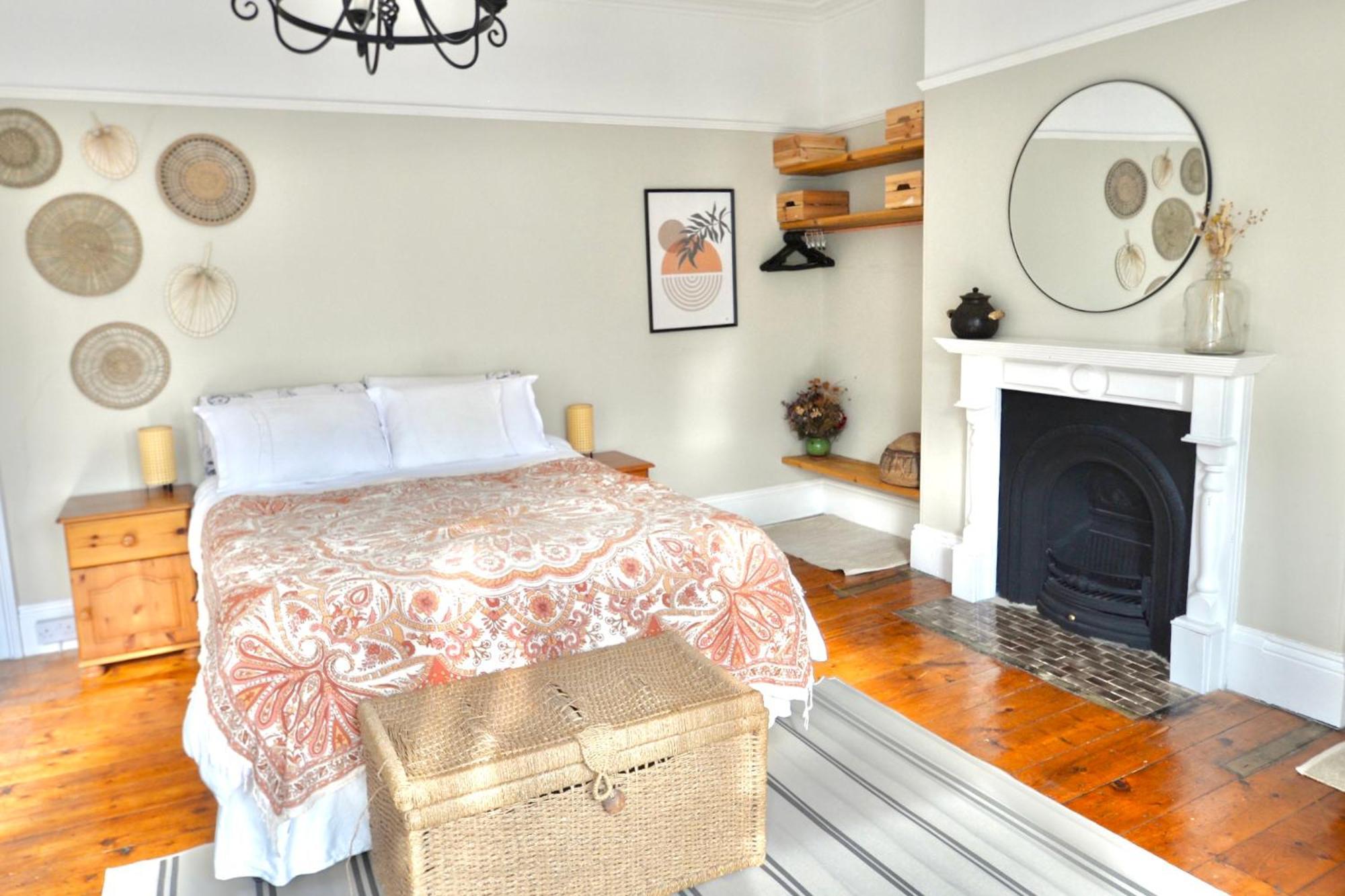 Bright And Cosy, 3 Bedroom Holiday home *