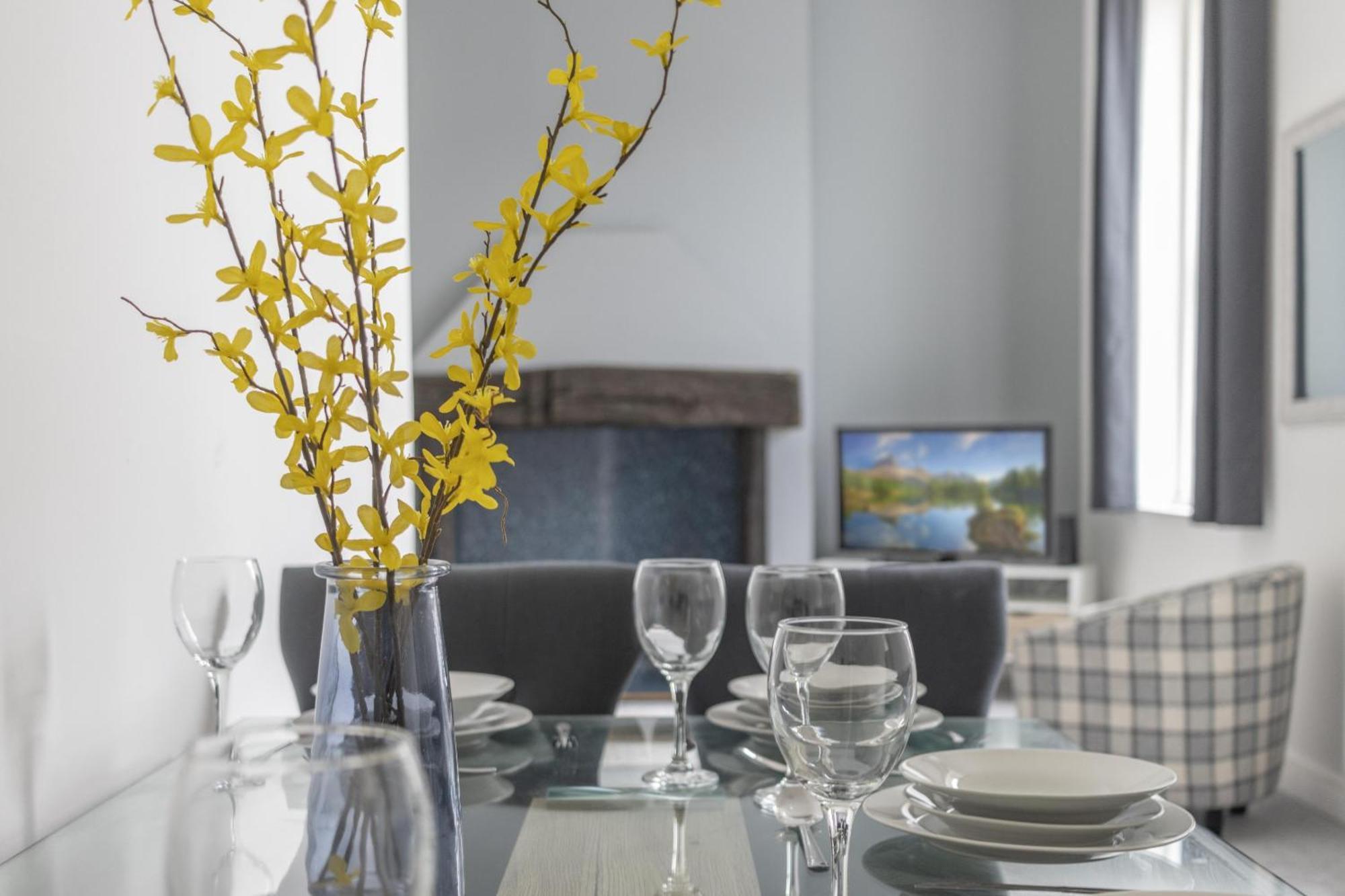 Alexandra - Large 3 Bed Perfect For Contractors, Free Parking, Fast Wifi And Great Value! Plymouth